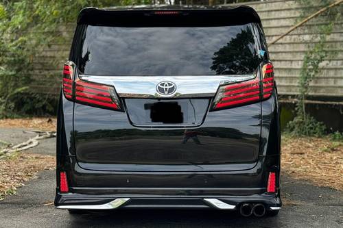 Second hand 2016 Toyota Vellfire 2.5L 