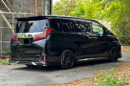 Old 2016 Toyota Vellfire 2.5L