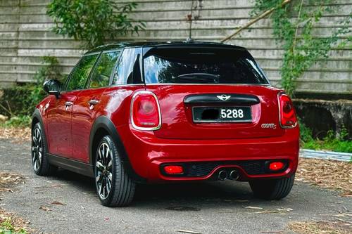 2016 MINI 5 Door Cooper S 5 Door Terpakai