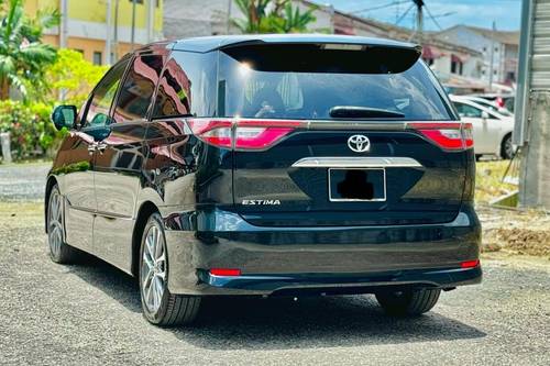 2016 Toyota Estima 2.4 Terpakai