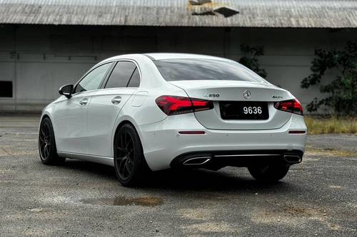 Terpakai 2020 Mercedes Benz A-Class A 250 AMG Line untuk Dijual