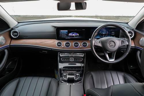 2017 Mercedes Benz E-Class Saloon E 350 e AMG Line Terpakai