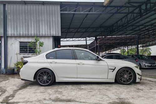 2012 BMW 3 Series Sedan 328i Terpakai