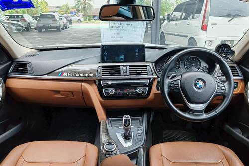 2012 BMW 3 Series Sedan 328i Terpakai