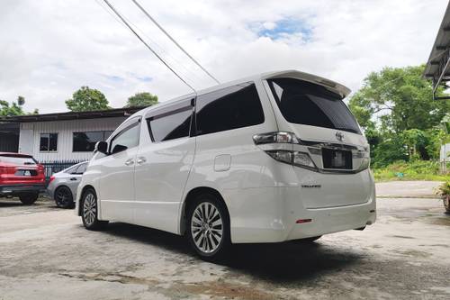 Second hand 2013 Toyota Alphard 2.4 