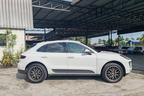 2016 Porsche Macan Standard Terpakai