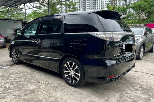 2013 Toyota Estima 2.4 Terpakai