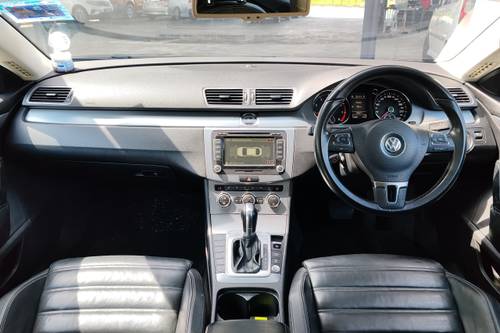 2014 Volkswagen CC Comfort Terpakai