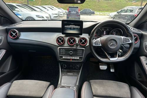 2016 Mercedes Benz CLA-Class Coupe 200 AMG Line Terpakai