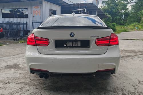 Second hand 2015 BMW 3 Series Sedan 320i 