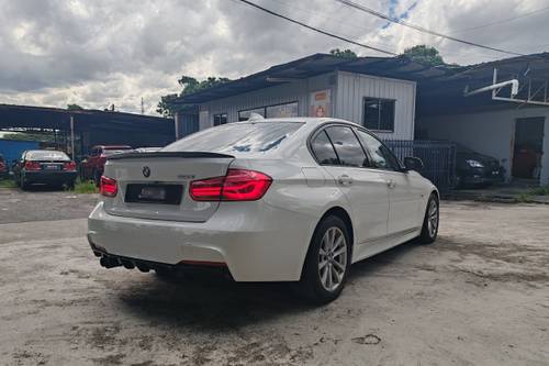 Old 2015 BMW 3 Series Sedan 320i