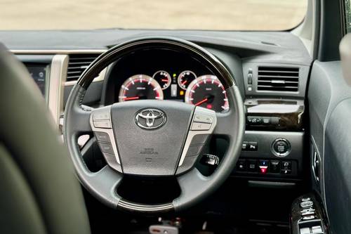 2014 Toyota Vellfire 2.4Z Terpakai