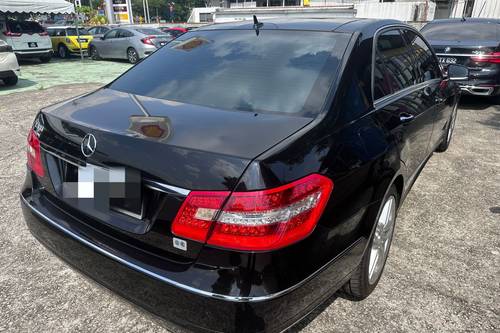 2010 Mercedes Benz E-Class Saloon E 300 Exclusive Terpakai