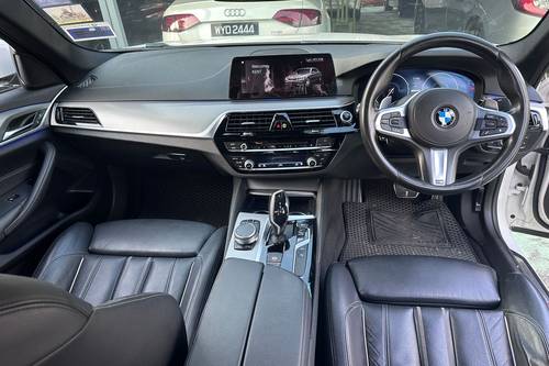 Second hand 2019 BMW 5 Series Sedan 530e Sport 