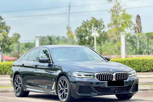 2022 BMW 5 Series Sedan 530i M Sport  lama