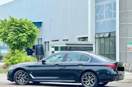 2022 BMW 5 Series Sedan 530i M Sport Terpakai