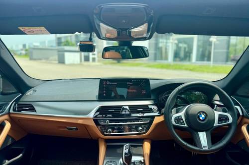 2022 BMW 5 Series Sedan 530i M Sport Terpakai