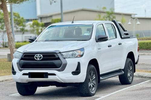 Terpakai 2022 Toyota Hilux Double Cab 2.4E (AT) 4X4 untuk Dijual