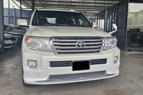 2012 Toyota Land Cruiser 4.6 V6 Terpakai