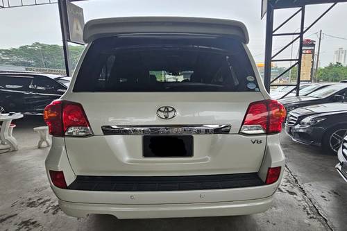 2012 Toyota Land Cruiser 4.6 V6 Terpakai