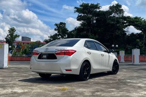 Second hand 2014 Toyota Altis 1.8 E 