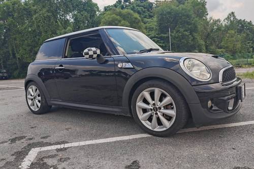 Old 2011 MINI Cooper 1.6L