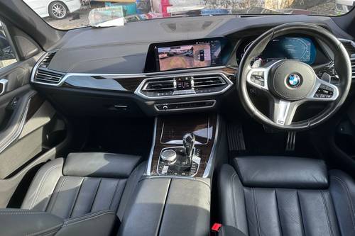 2020 BMW X5 xDrive45e M Sport Terpakai