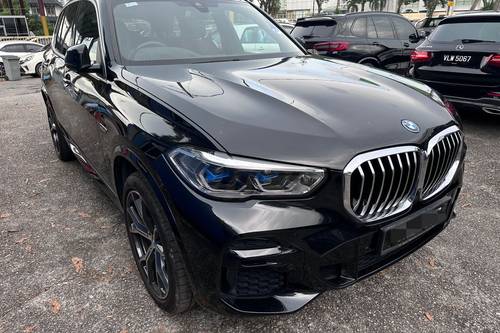 Old 2022 BMW X5 xDrive45e M Sport