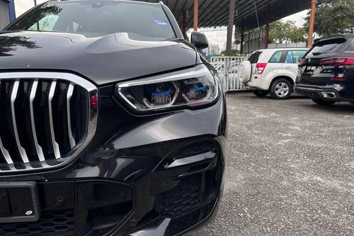 Second hand 2022 BMW X5 xDrive45e M Sport 