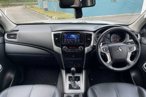 Terpakai 2020 Mitsubishi Triton VGT AT Adventure X untuk Dijual