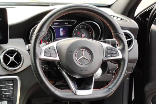 2019 Mercedes Benz GLA-Class 250 4MATIC AMG Line Terpakai