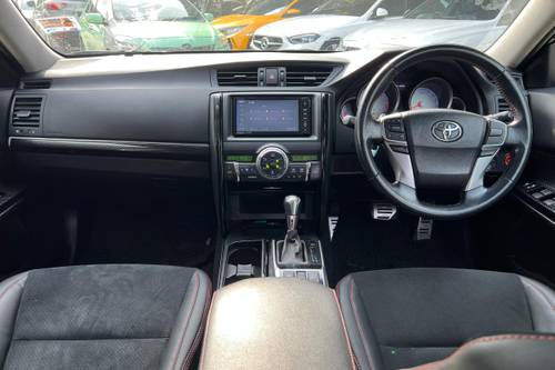 Second hand 2013 Toyota Mark X 2.5 