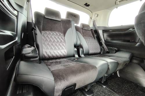 2016 Toyota Alphard 2.5 Terpakai