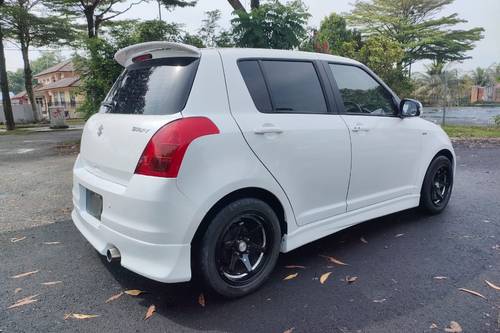 Second hand 2011 Suzuki Swift 1.5L 