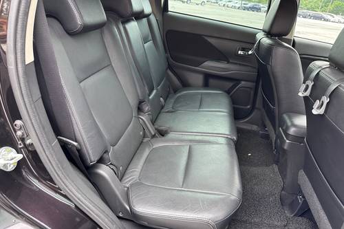 Second hand 2019 Mitsubishi Outlander 2.0 L 