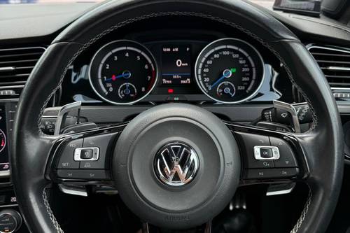 2016 Volkswagen Golf R R Performance Package Terpakai