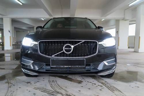 2018 Volvo XC60 T5 Momentum  lama