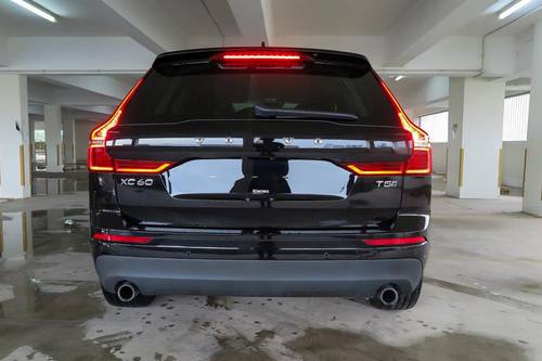 Old 2018 Volvo XC60 T5 Momentum