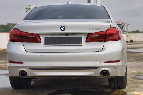 Second hand 2018 BMW 5 Series Sedan 530e Sport 