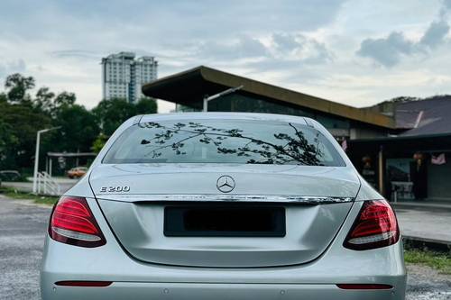 Second hand 2017 Mercedes Benz E-Class Saloon E 200 Avantgarde 