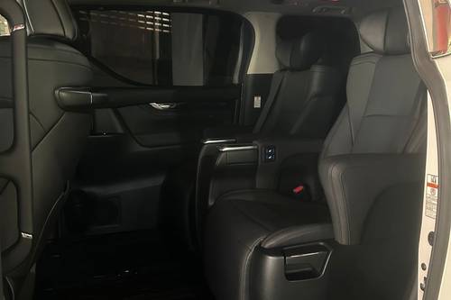 2021 Toyota Alphard 2.5 SC Terpakai