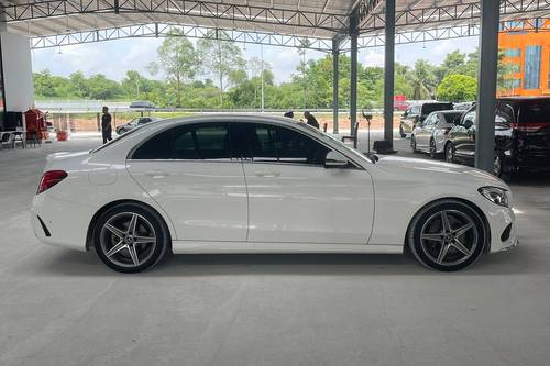 Terpakai 2018 Mercedes Benz C-Class Saloon C 200 AMG Line untuk Dijual