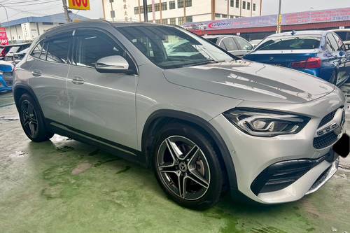 Old 2021 Mercedes Benz GLA-Class 250 4MATIC AMG Line