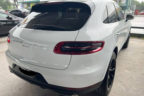 2014 Porsche Macan 2.0L  lama