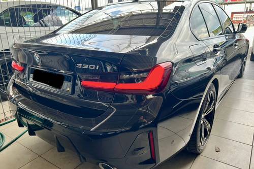 Terpakai 2023 BMW 3 Series Sedan 330i M Sport untuk Dijual