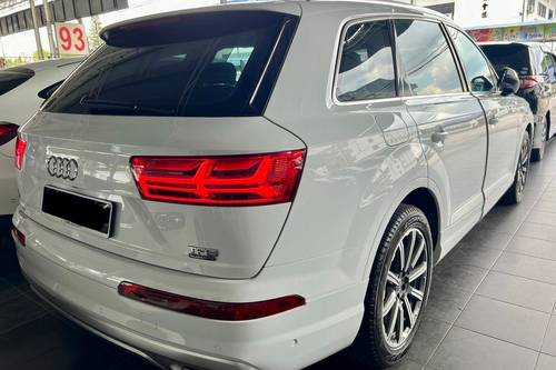 Old 2016 Audi Q7 3.0 TFSI Quattro