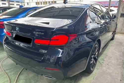 Terpakai 2021 BMW 5 Series Sedan 530e M Sport untuk Dijual