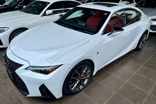 2021 Lexus IS 300 F Sport Terpakai