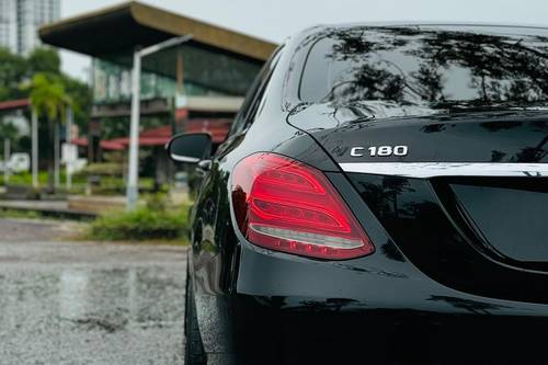 2017 Mercedes Benz C-Class Saloon C 180 Avantgarde Line Terpakai