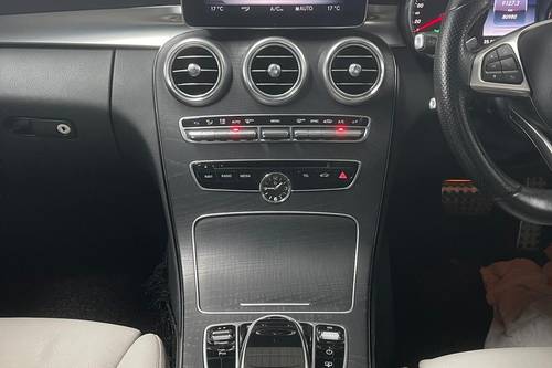 2016 Mercedes Benz C-Class Saloon C 250 AMG Line Terpakai